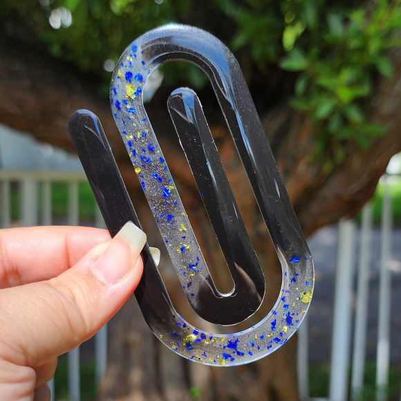 Resin Jumbo Paperclip Bookmark - Blue and Gold Flakies with Black