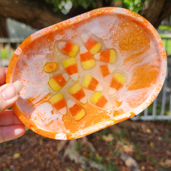 Resin Oval Tray - Candy Corn
