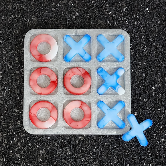 Resin Tic Tac Toe - Blue and Red